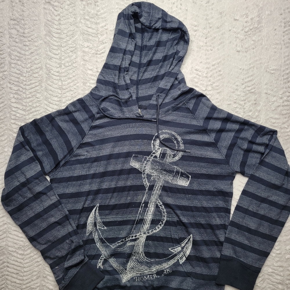 MV Sport architecture hooded long sleeve tee. Size M